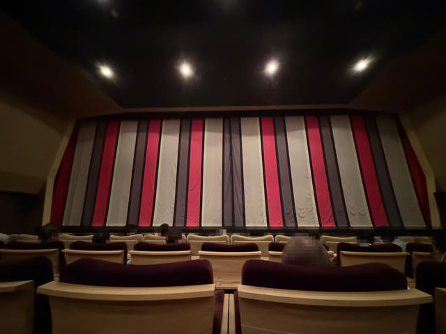 広島・八丁座／芝居小屋風、和のテイスト感じる街中のオアシスで極上「国宝」体験