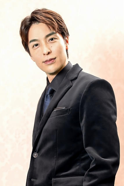 モーリー・イェストンの日本文化愛あふれる新作ミュージカル「ISSA in Paris」で、海宝直人が痛感した日本語の力とは？