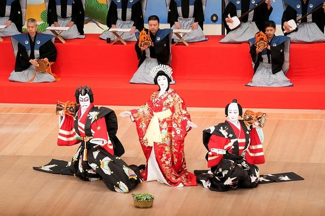 「春調娘七種」左より、曽我五郎＝市川染五郎、静御前＝尾上辰之助、曽我十郎＝市川團子（令和8年9月歌舞伎座 ）