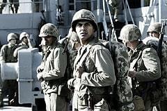 「父親たちの星条旗」は、 「星条旗を掲げた者たちが書いた」物語