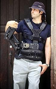 デジタルカメラで自ら多くをこなす