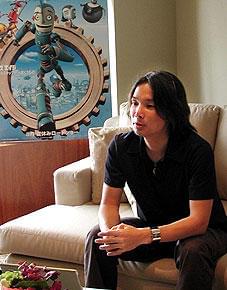 現在30歳で、ブルースカイ・スタジオの 主戦力として活躍する堤大輔氏