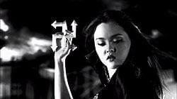 フランク・ミラーがお気に入りという デボン青木扮する女剣士ミホ