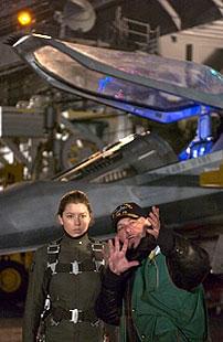 撮影中のジェシカ・ビールとコーエン監督