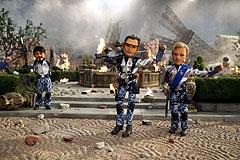 「サンダーバード」ばりの人形たちが大暴れ!