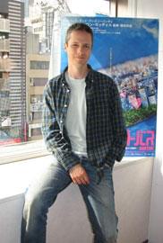 名曲「イン・ジ・エンド」の誕生秘話を明かす ミッチェル監督