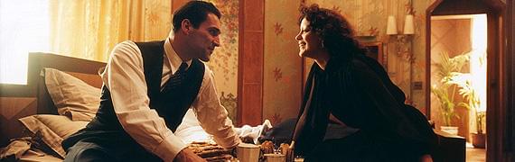 歌手としてより、女性として愛に生きたピアフにフォーカス