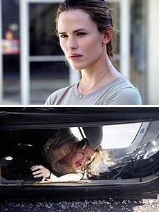 出産後間もないが、激しいアクションもこなした