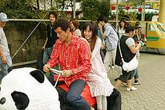 監督は元来、貧乏コントが大好き