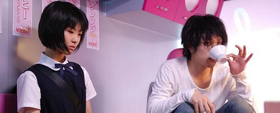 事件の鍵を握り、Lと行動を共にすることになる二階堂真希（左）