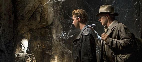 様々な紆余曲折を経てようやく「クリスタル・スカル」に辿り着いた「インディ」製作チーム