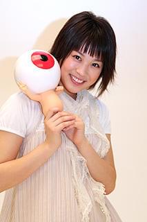 役柄とは一転して元気いっぱい