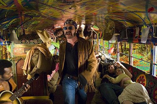 本作にも出演しているボノが、エッジとともに ミュージカル版「スパイダーマン」の音楽を担当