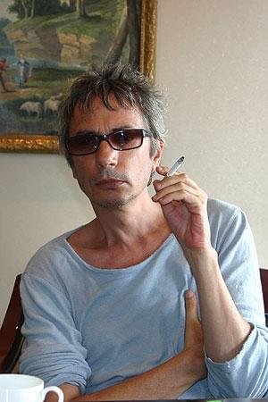 日本の印象を語るカラックス監督