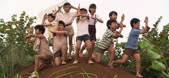 子供時代の出来事が、現代、そして未来へとつながっていく……。