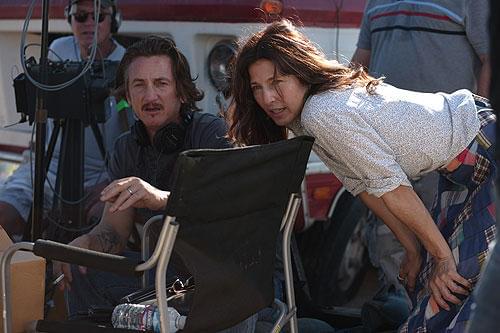 執念で映画化にこぎ着けたショーン・ペンと キャスリーン・キーナー(右)