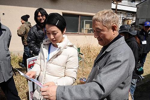 撮影中の北野監督（右） 目標はポルトガルの巨匠オリベイラ？