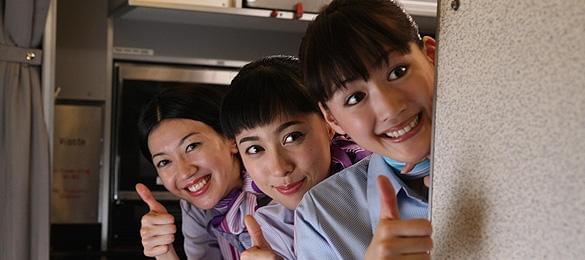 ANA(全日空)全面協力のため、キャストの衣裳も本物と同じ