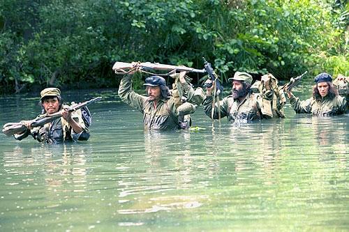 「39歳 別れの手紙」ではひたすら ボリビアでの行軍が描かれる