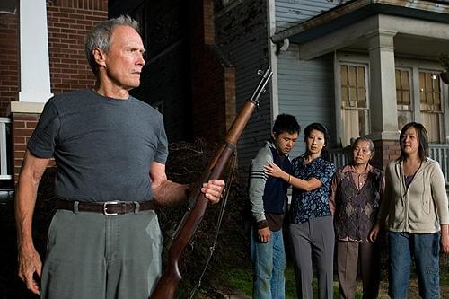 隣家のロー一家を助けたことから、 ウォルトの人生は変わっていく