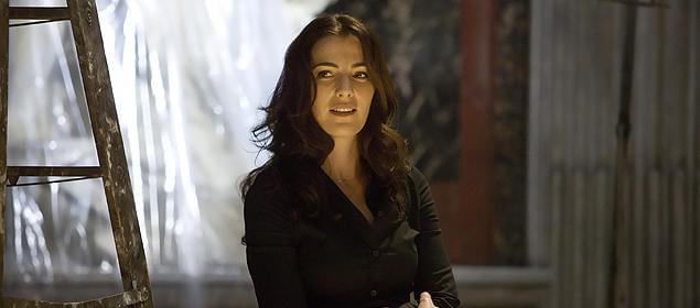 所属する研究所セルンから盗み出された“反物質”を取り戻そうとする科学者ビットリア