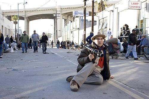 スキッド・ロウで撮影するジョー・ライト監督