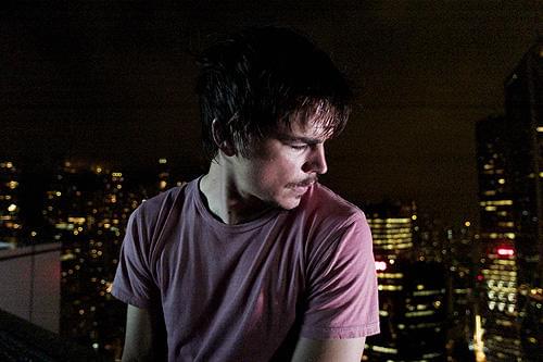 ロサンゼルス、タイ、そして香港へ。 苦悩を抱えながらシタオを探すクライン