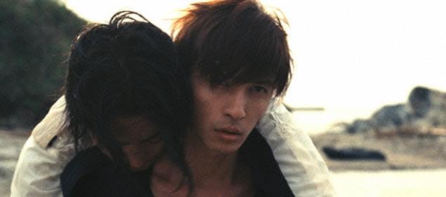 「MW」は人の善悪を問う作品だと語る