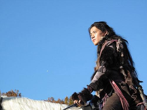 小栗旬とは強い絆で結ばれた間柄