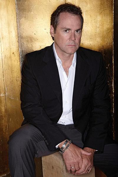 スティーブン・ソマーズ監督