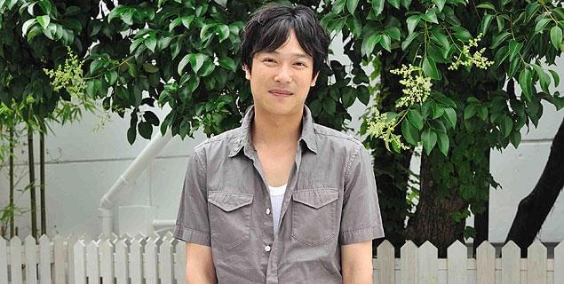 極寒の地・南極で観測隊員たちに料理を振舞う主人公を演じた堺