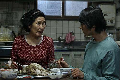 大女優キム・ヘジャを相手に 一歩も引かない演技を披露