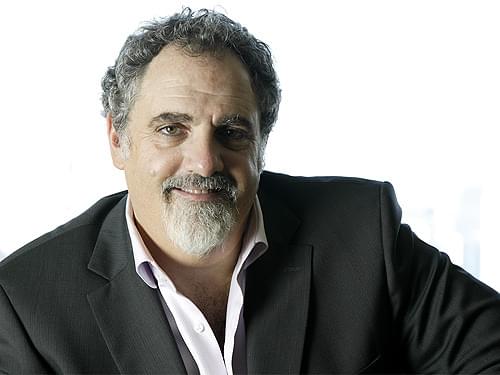 キャメロンの片腕、ジョン・ランドー