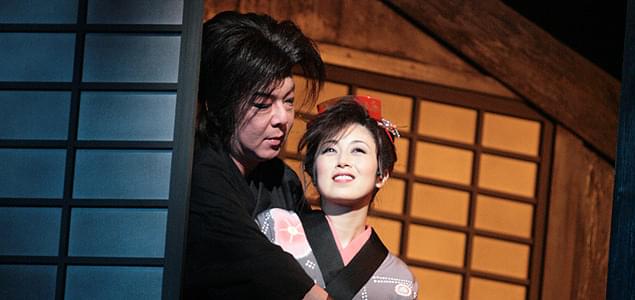 映画やドラマでも幅広く活躍する、新感線の看板俳優の素顔とは?