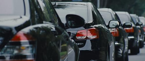 北野映画では禍々しさの象徴である車の登場シーン