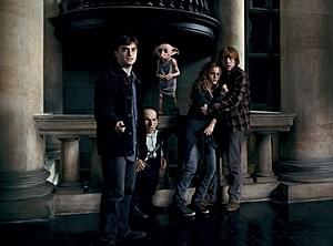 勇気をふりしぼるハリーと仲間の初公開画像