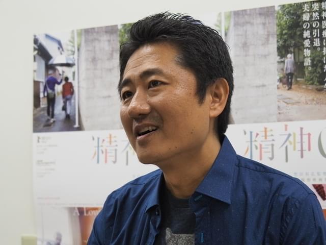 ニューヨークを拠点に活動している想田和弘監督