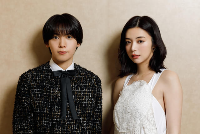 阿達慶（左）、池田エライザ（右）