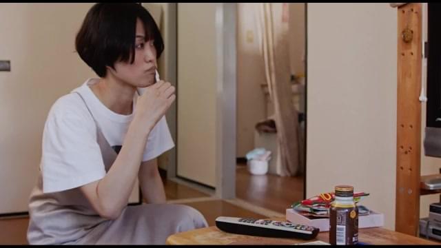 「手と心が一致していない」予告編