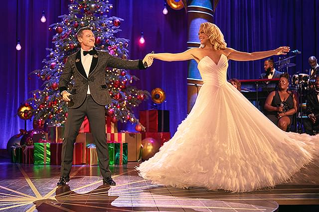 ルーク・エバンスの「ハンナ・ワディンガム ホーム・フォー・クリスマス」の画像