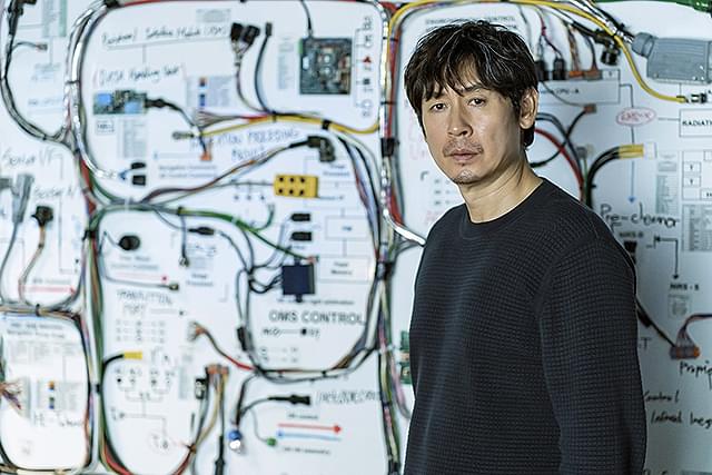 ソル・ギョングの「THE MOON」の画像