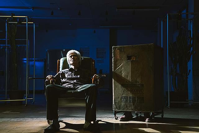 佐藤浩市の「箱男」の画像