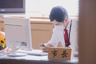 ＃つぶやき市長と議会のオキテ 劇場版