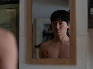 アンダー・ユア・ベッド