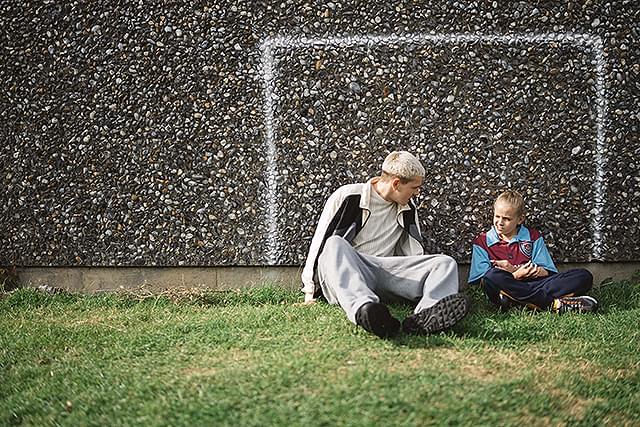 ハリス・ディキンソンの「SCRAPPER スクラッパー」の画像