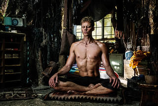 ボーイ・キルズ・ワールド 爆拳壊界流転掌列伝