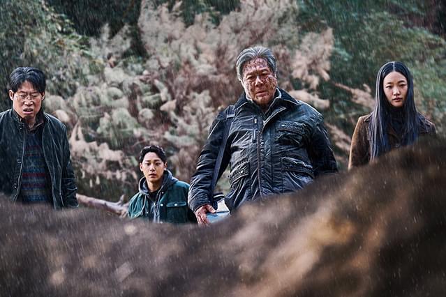 破墓　パミョの予告編・動画「チェ・ミンシク、チャン・ジェヒョン監督トークショー映像」 - 映画.com