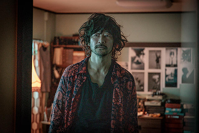 浅野忠信の「レイブンズ」の画像