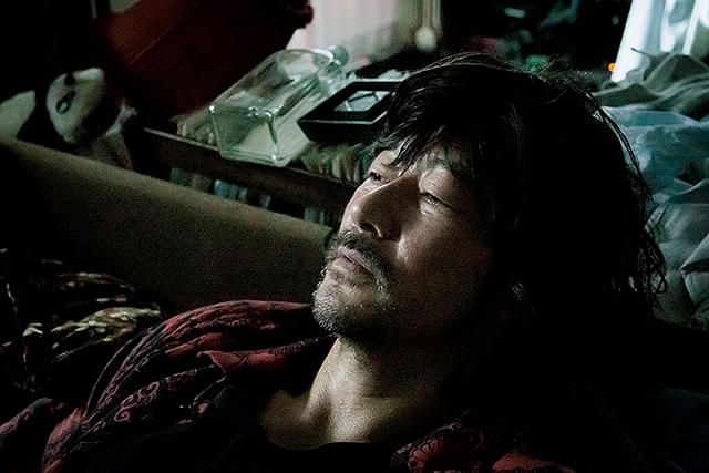 浅野忠信の「レイブンズ」の画像