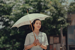 遠い山なみの光